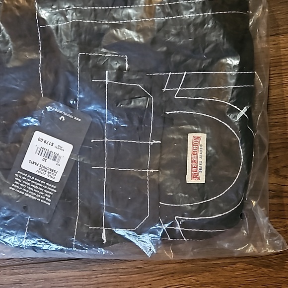 TRUE RELIGION WOMEN'S PARACHUTE PANTS - BLACK SIZE 30 - Picture 11 of 12